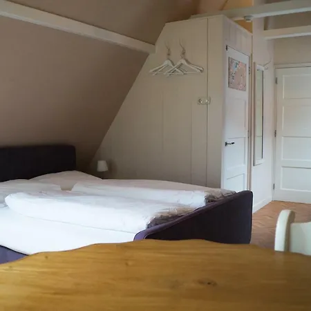 Bij de Buren Enkhuizen Buitenkant foto